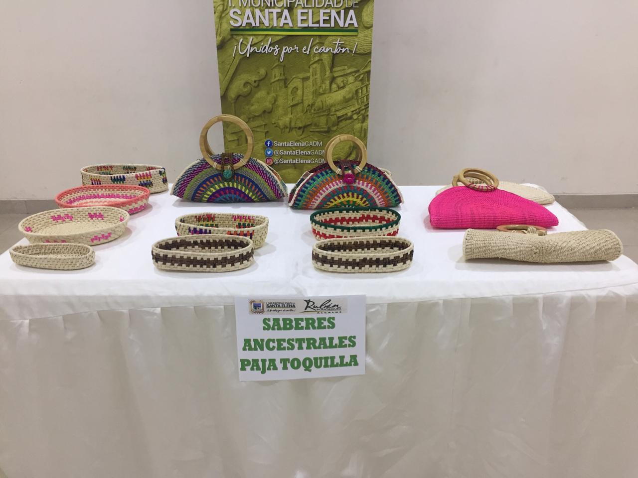 Fotografía de turismo Santa Elena cuencos de paja toquilla